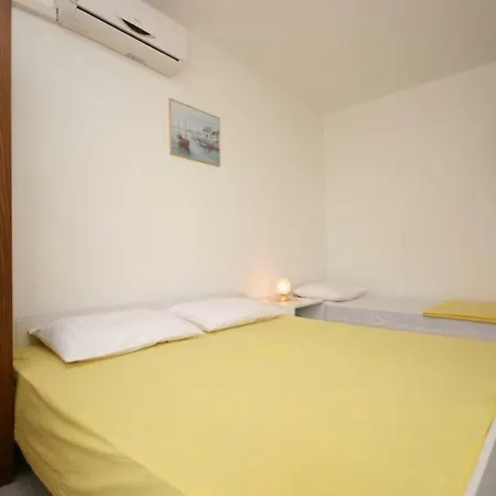 Apartments With A Parking Space Mandre, Pag - 6546 Pag Town