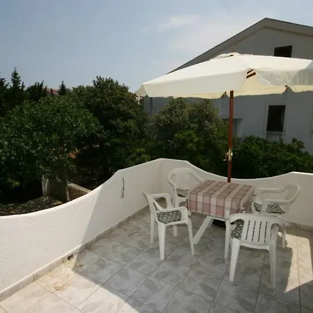 Apartment Apartments With A Parking Space Mandre, Pag - 6546 Pag Town