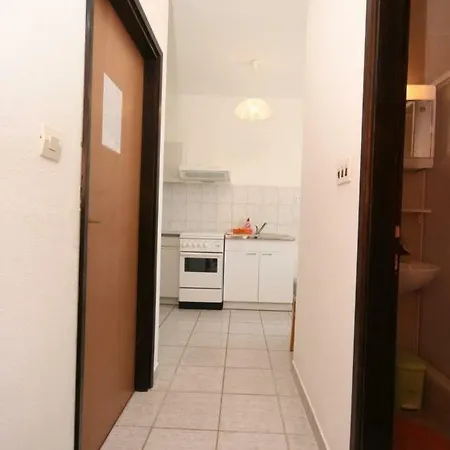 Apartments With A Parking Space Mandre, Pag - 6546 Pag Town